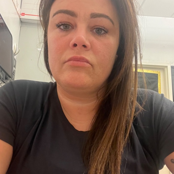 Meet your Posher, Jennifer - Picture 3 of 5